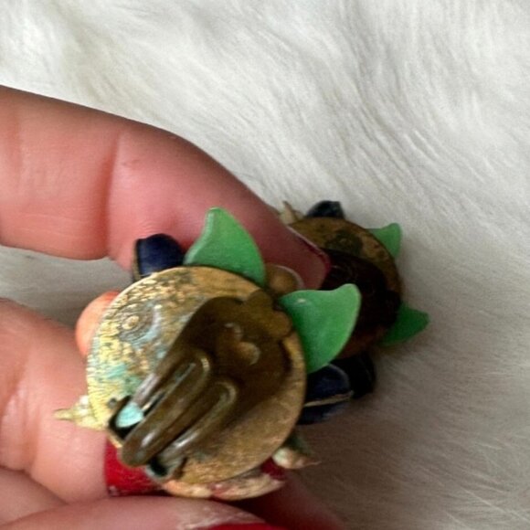 RARE Vintage 1940s Multi-Color Painted Wooden Bead Clip-on Earrings - Picture 4 of 4